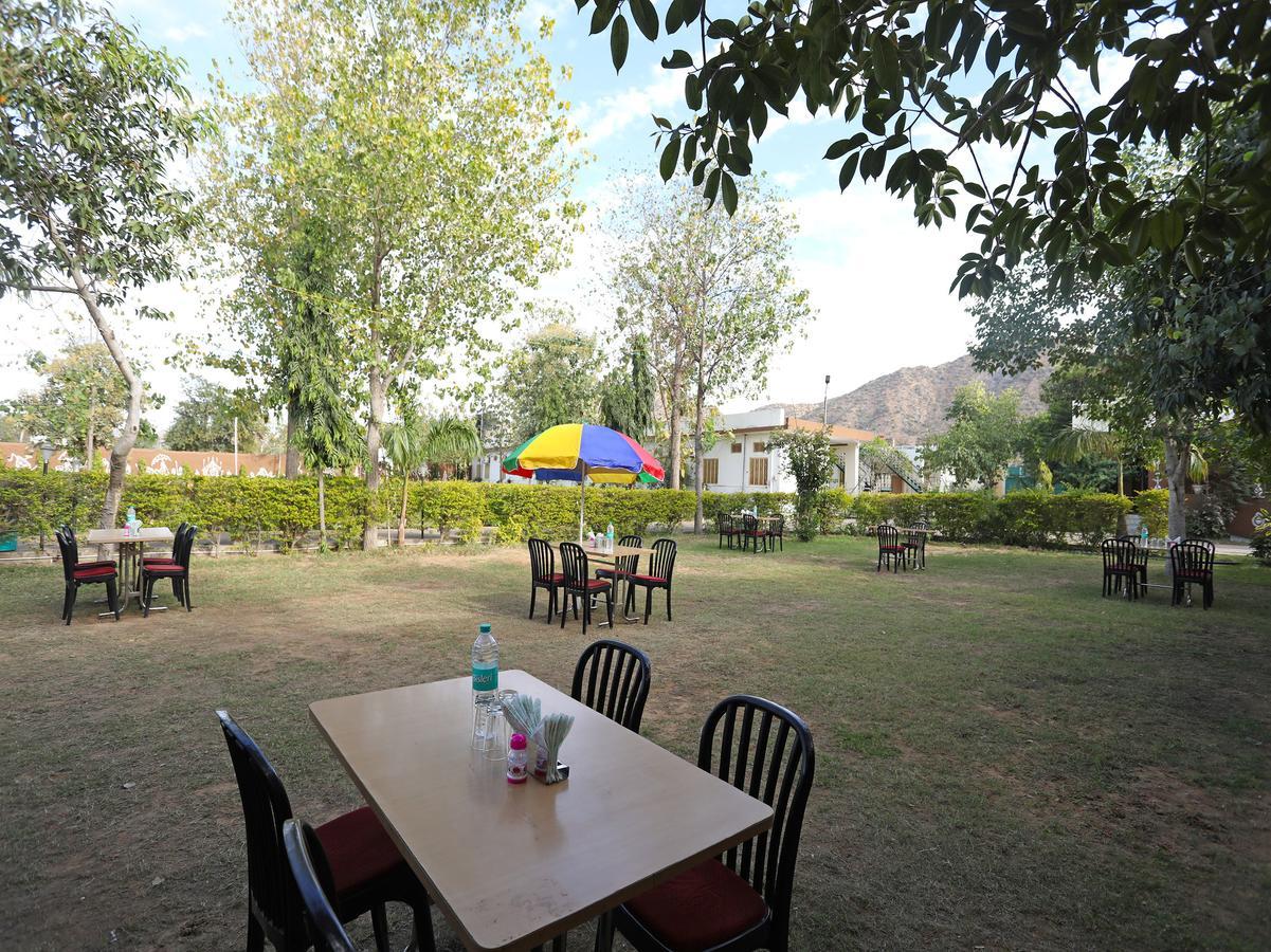 Oyo 10936 Rajasthan Resort Pushkar Ngoại thất bức ảnh